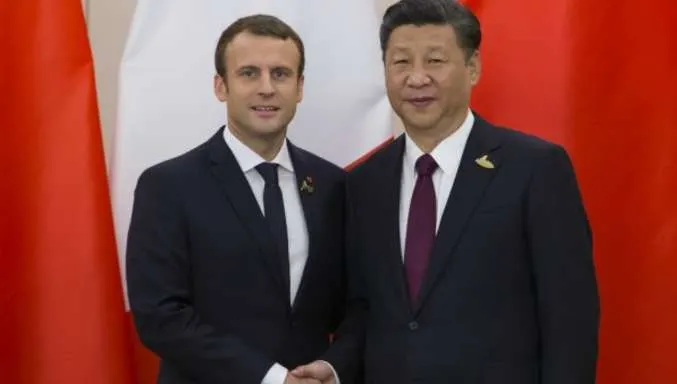 Macron a ajuns în China cu o armată de oameni de afaceri. Ținta: contracte de miliarde de euro