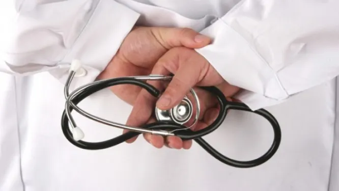 Dosar penal pentru medicul din Băicoi care a jignit un pacient