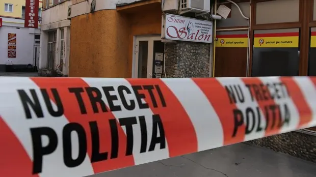 Jaf ca-n filme într-un oraș din România. Hoții au intrat prin tavan