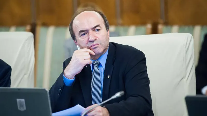 Pune-i întrebări Ministrului Justiției, Tudorel Toader, și îți va răspunde!