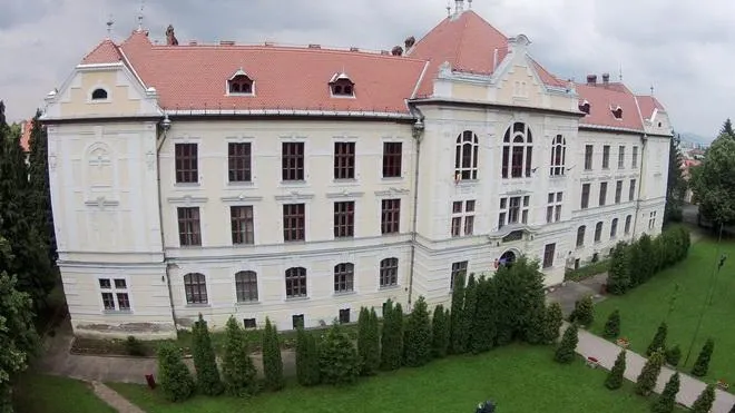 Senatul a decis: Se înfiinţează Liceul Romano-Catolic de la Târgu Mureş, cu predare în maghiară