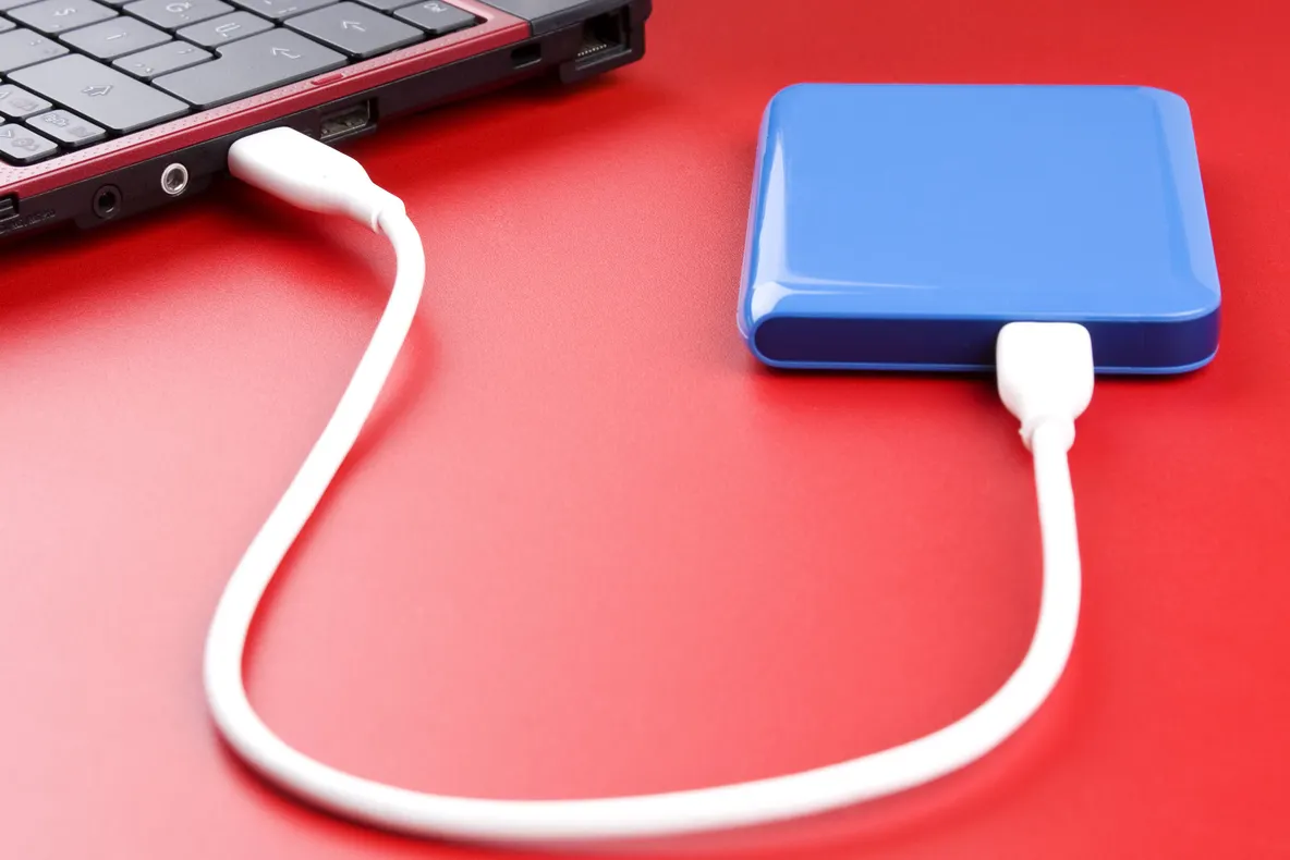 Hard extern eMAG. 10 oferte la hard-uri cu capacitate foarte mare