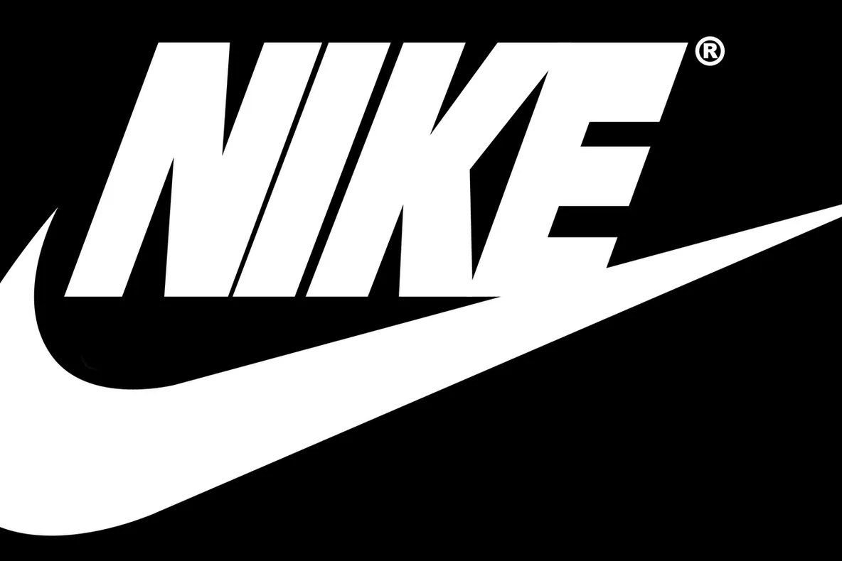 eMAG. Nike are cele mai mari reduceri posibile la incaltaminte pentru EL si Ea. Top oferte