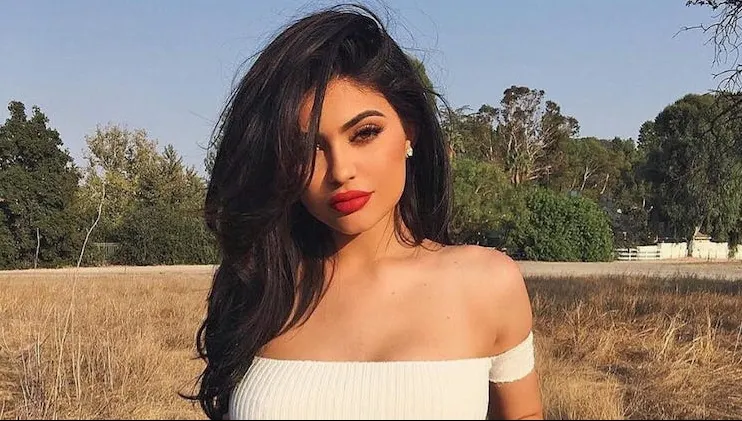 Snapchat a pierdut 1,3 miliarde de dolari la bursă. Cauza - un singur tweet scris de Kylie Jenner