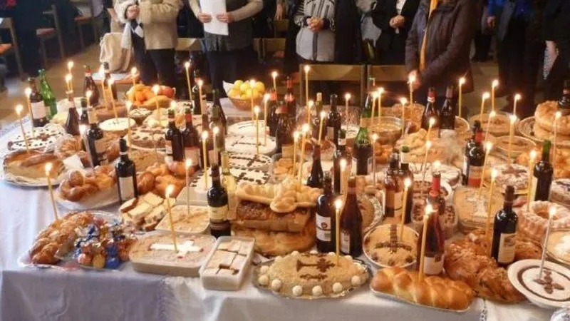 MOŞII DE IARNĂ 2018. Tradiţii şi obiceiuri: Ce nu ai voie să dai de pomană. E mare PĂCAT!