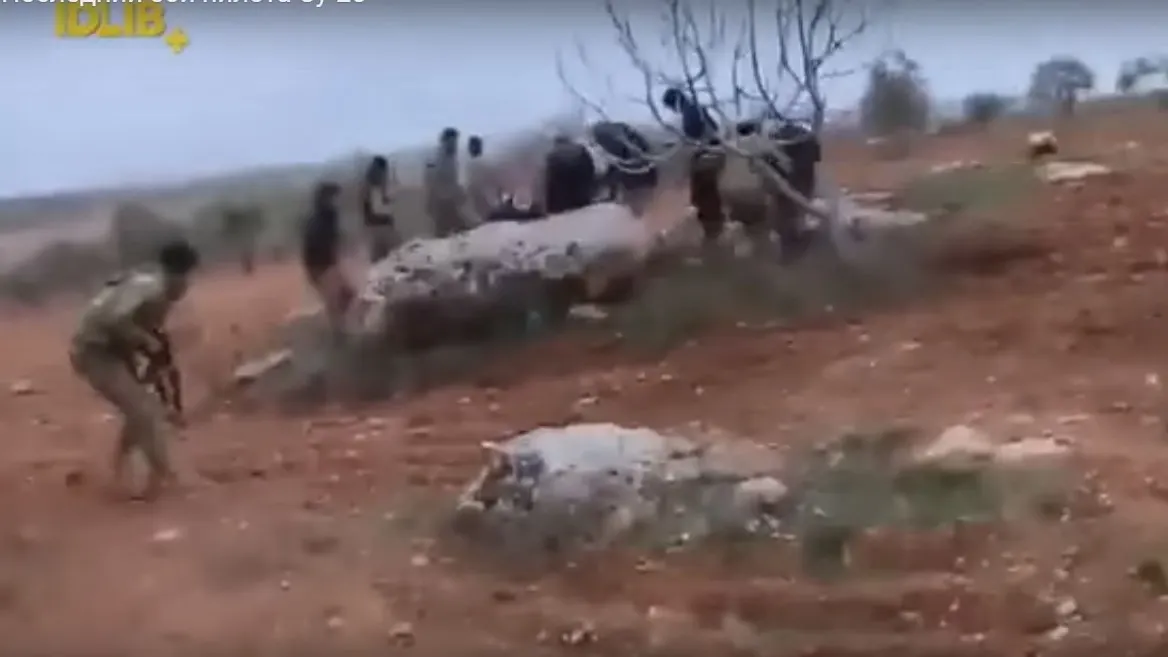Video dramatic: ultimele clipe ale pilotului rus doborât în Siria. Luptă sângeroasă