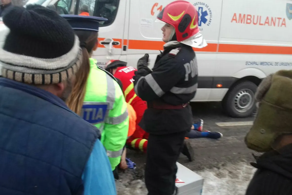 Accident extrem de grav în Gorj, cu 5 victime. Șoferul, în vârstă de 23 de ani, a murit