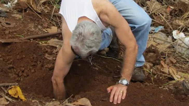 A vrut să sape grădina, dar a dezgropat un craniu de om. Asta n-a fost nimic! La câteva zile, şoc!
