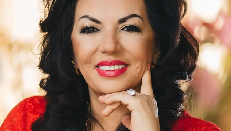 Carmen Harra, previziune pentru viitorul apropiat. Câţi ani are, cu adevărat, Carmen Harra