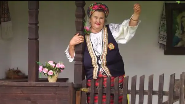 O îndrăgită cântăreață de muzică populară din România a murit în somn
