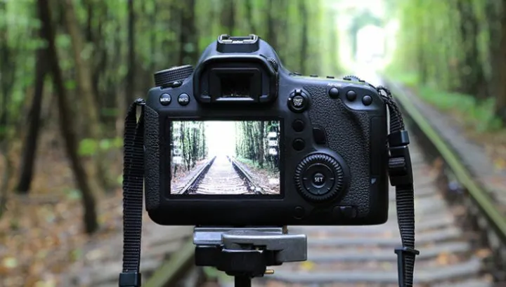 eMAG - TOP 6 cele mai ieftine aparate foto DSLR. Preturile incep de la 1.500 de lei