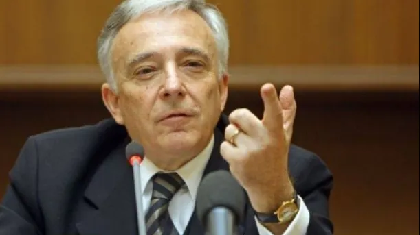 Ce spune Isărescu despre trecerea la euro