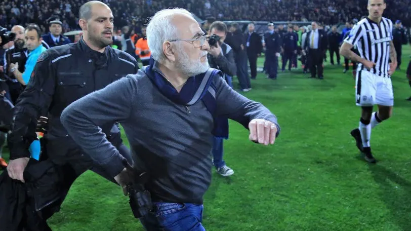 PAOK Salonic - AEK Atena // Șocant! Sub amenințarea pistolului, arbitrul a decis să valideze un gol!