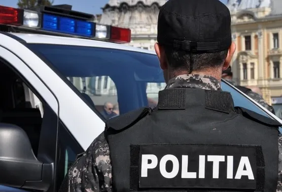 Bucureştean, suprins în timp ce făcea gesturi obscene, dezbrăcat, în preajma şcolilor
