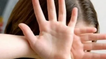 Acuzații de pedofilie la o celebră casă de modă - Imagini revoltătoare în cea mai recentă campanie publicitară
