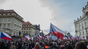 Mii de cehi în stradă, după ce un fost milliţian comunist a fost pus să verifice poliţia