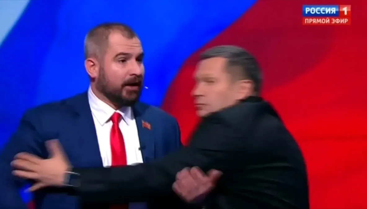 A sărit la bătaie în timpul unei emisiuni: "Îţí rup maxilarul!" (VIDEO)