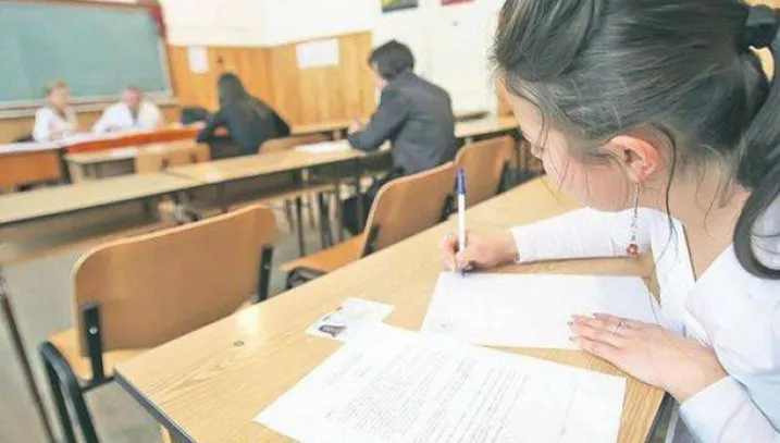 Simulare Evaluarea Naţională 2018. Cum arată subiectele la simularea pentru clasa a 8-a
