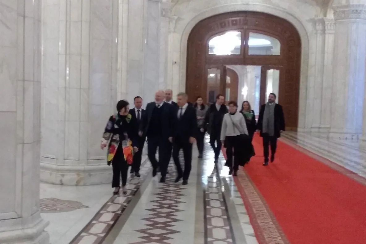 Comisia Iordache, contradicții între PNL și PSD, după întâlnirea cu Timmermans