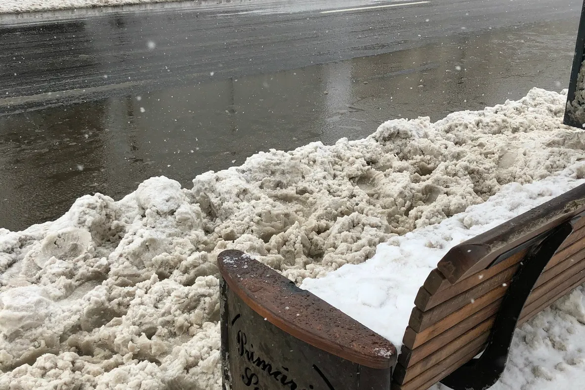 Urcarea în autobuz, cursă cu obstacole pentru călători. Cum arată stațiile în centrul Capitalei