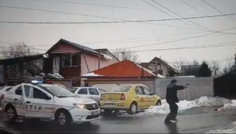 Focuri de armă în Satu Mare. Doi poliţişti, loviți cu pumnii și picioarele de trei persoane