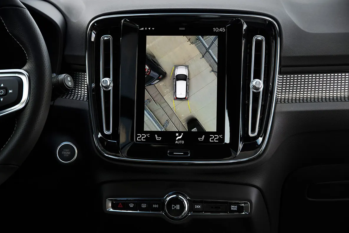 Cum arată Volvo XC40, SUV-ul desemnat maşina anului 2018 în Europa