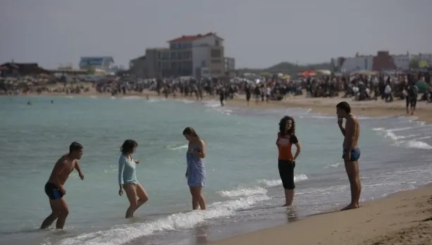 1 Mai cu temperaturi de până la 31 de grade Celsius. Singurul loc din țară unde va ploua