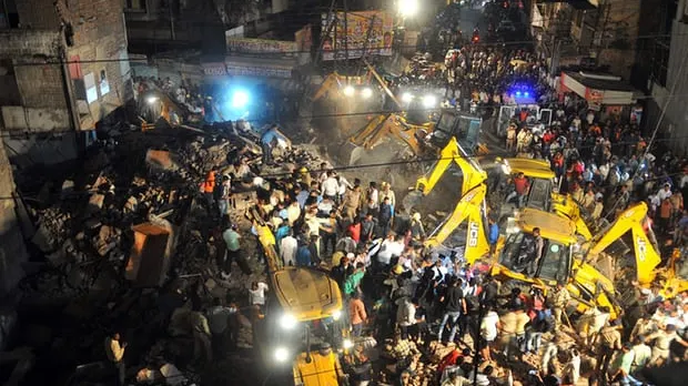 Tragedie. Un hotel s-a prăbușit după ce a fost izbit de o mașină: cel puțin zece morți