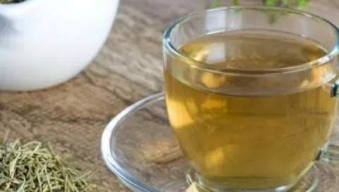 Băutura care taie pofta de dulce. Conține o singură plantă aromatică
