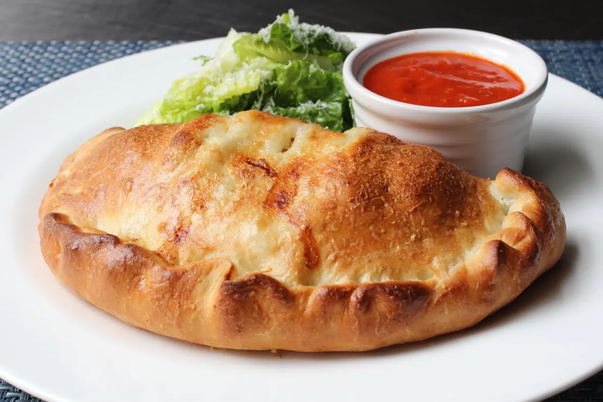 Cum să faci rapid calzone de casă. Iată reţeta