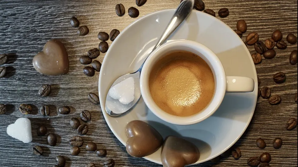 Ce se întâmplă dacă bei doar cafea o zi întreagă