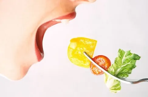 Dieta în 5! Cum să slăbeşti 5 kg cu 5 mese pe zi și 5 ingrediente