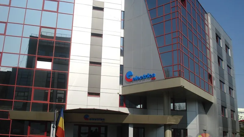 Electrica SA contestă în instanţă sancţiunea care o determină să scadă tarifele