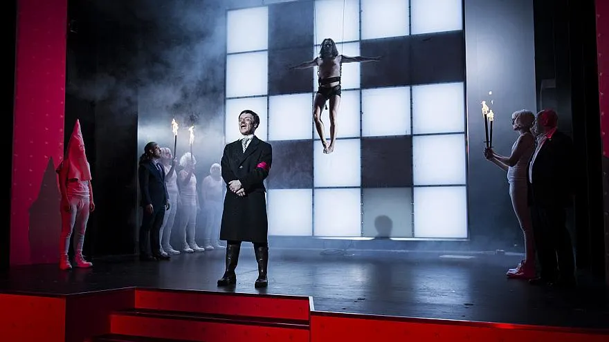 Scandal de ziua lui Hitler, decizia luată de un teatru a şocat Germania
