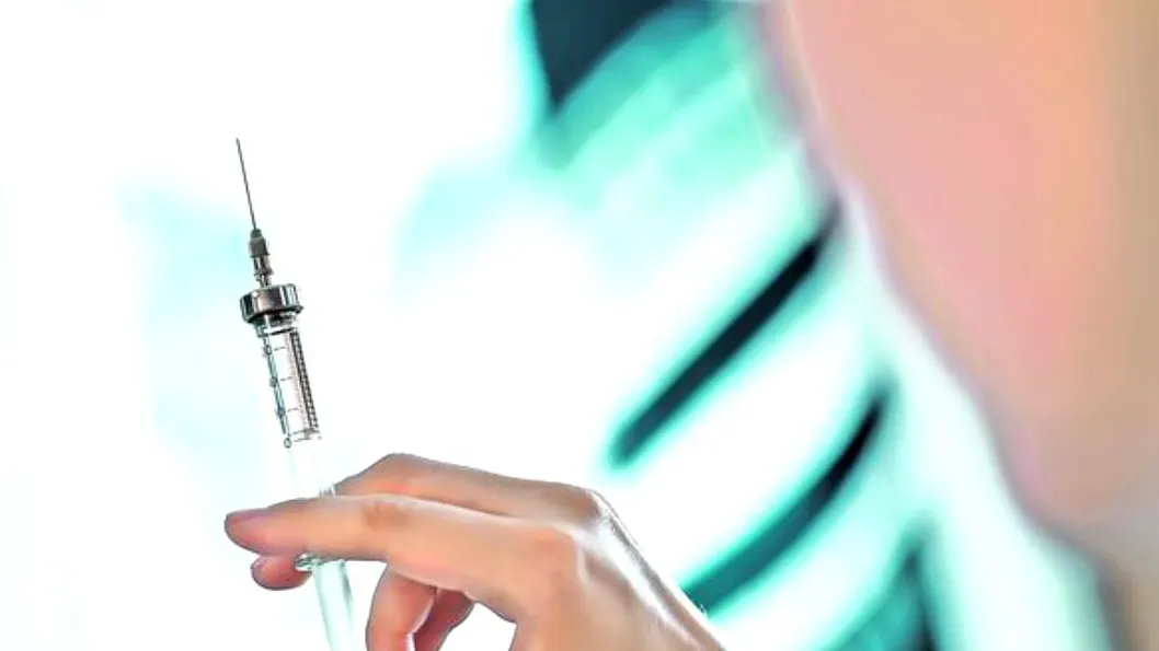 UIMITOR! Bandajul injectabil creat din alge ar putea opri sângerările interne în câteva minute