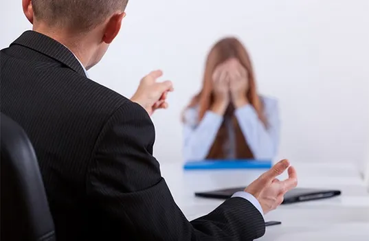 Întrebarea care face ravagii la interviurile de angajare din România. 90% din candidaţi pleacă acasă