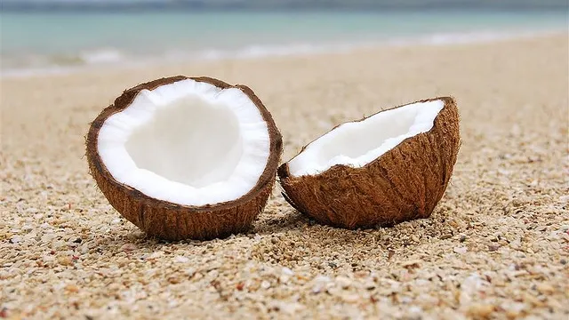 Ce se întâmplă în corpul tău dacă mănânci 2 linguri de ulei de cocos zilnic, timp de 2 luni