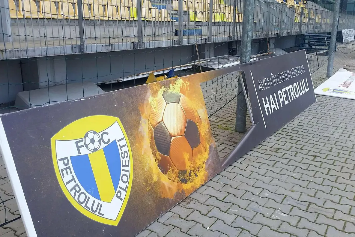 Stadionul "Ilie Oană", din Ploieşti, vandalizat în plină noapte! Atacatorii sunt căutați de poliție