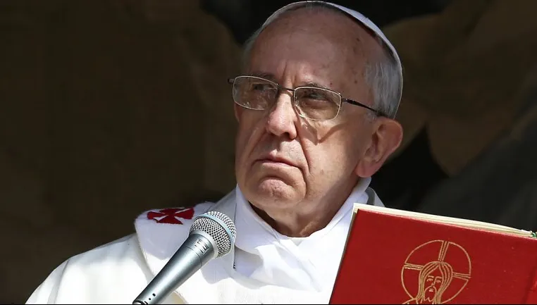 "Papa Francisc vrea să anuleze Biblia". O știre falsă care a făcut vâlvă pe site-urile ortodoxe
