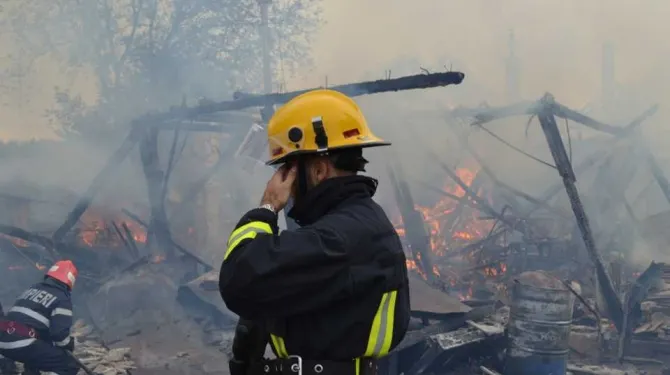 Explozie la Bacău. Un muncitor a lovit un proiectil din Al Doilea Război Mondial: un mort