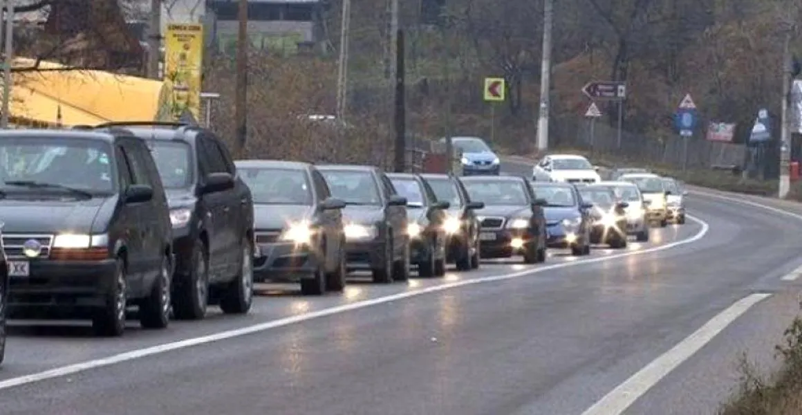 1 MAI, la final. Lungul drum înapoi spre casă. Aglomeraţie, cozi de maşini şi nervi 