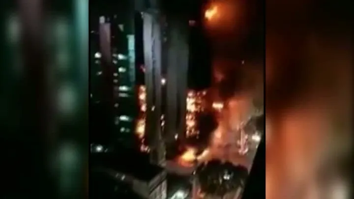 Momentul şocant în care un zgârie-nori se prăbuşeşte în centrul oraşului Sao Paulo