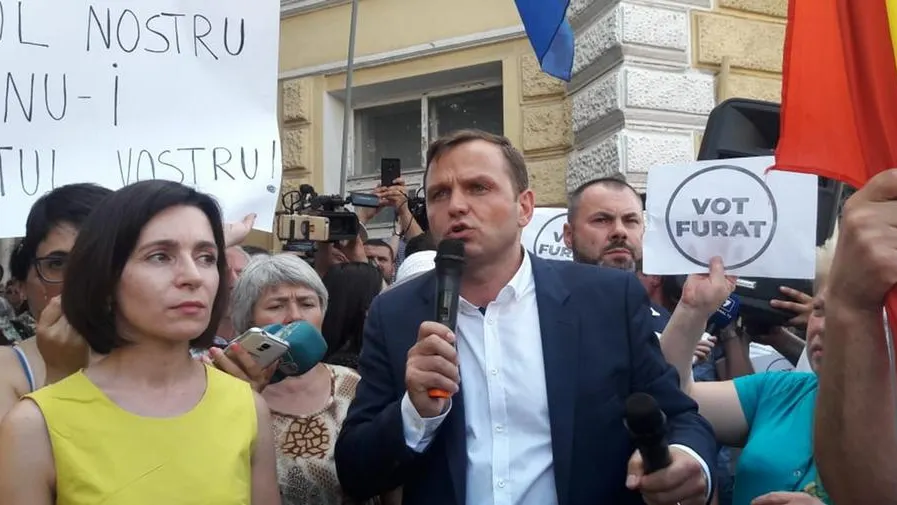 Luptă în instanță și pe străzi după invalidarea mandatului lui Andrei Năstase la primăria Chișinău