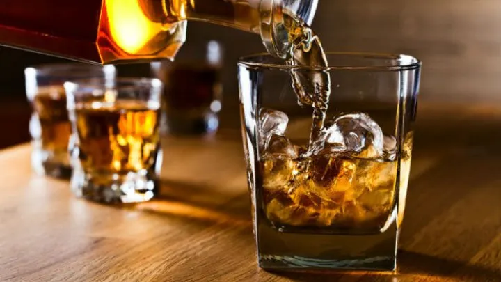 Ce să nu faci niciodată după ce ai băut alcool. Te poate UCIDE!