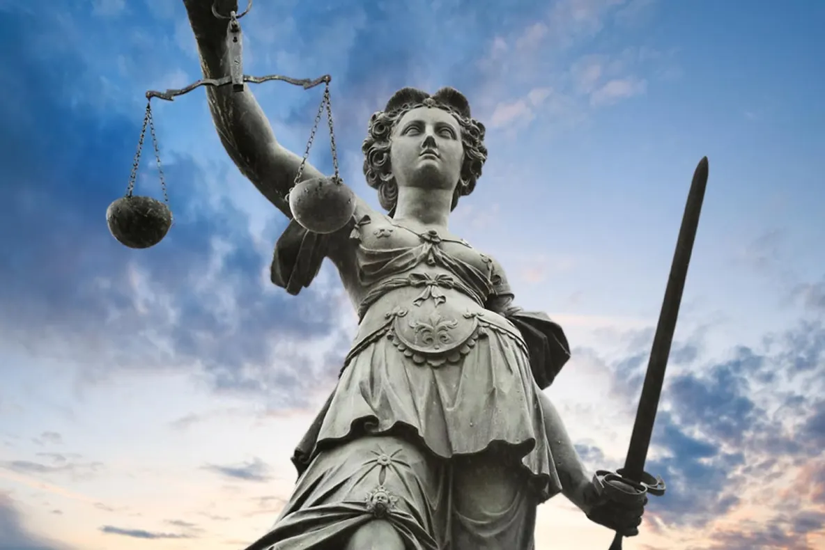 Judecătorii cer CSM să apere independenţa justiţiei după atacurile de la mitingul PSD