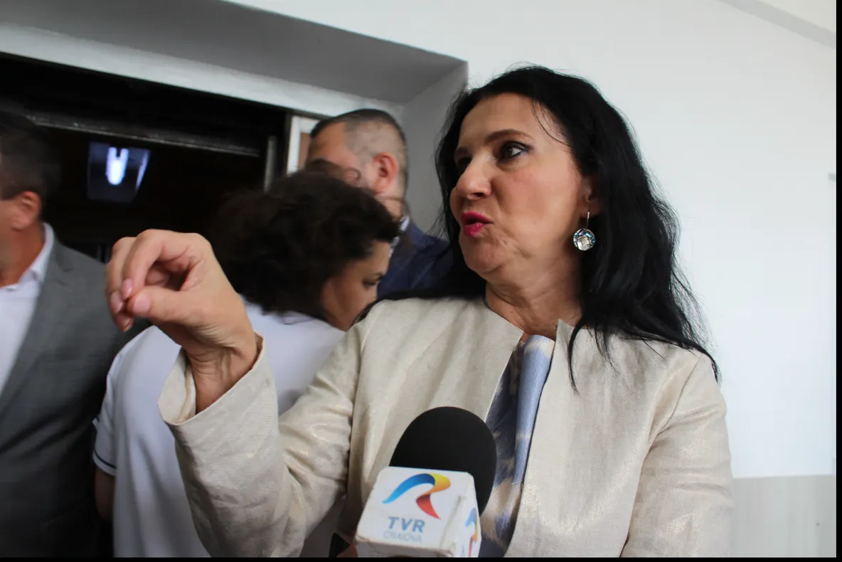 Dublu standard la Ministerul Sănătăţii: pe reţele numai de bine, în teritoriu, veşti proaste