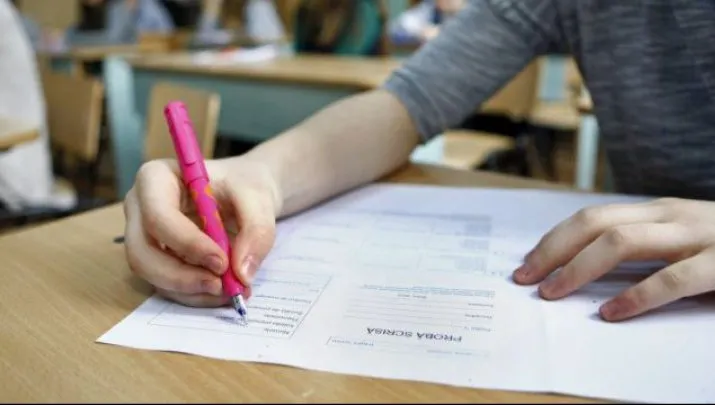 PERLE BAC ROMÂNĂ 2018. Cele mai amuzante perle de la BACALAUREAT 2018