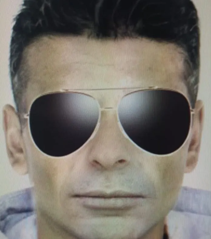 Bărbatul care a jefuit o bancă din Cluj, de negăsit