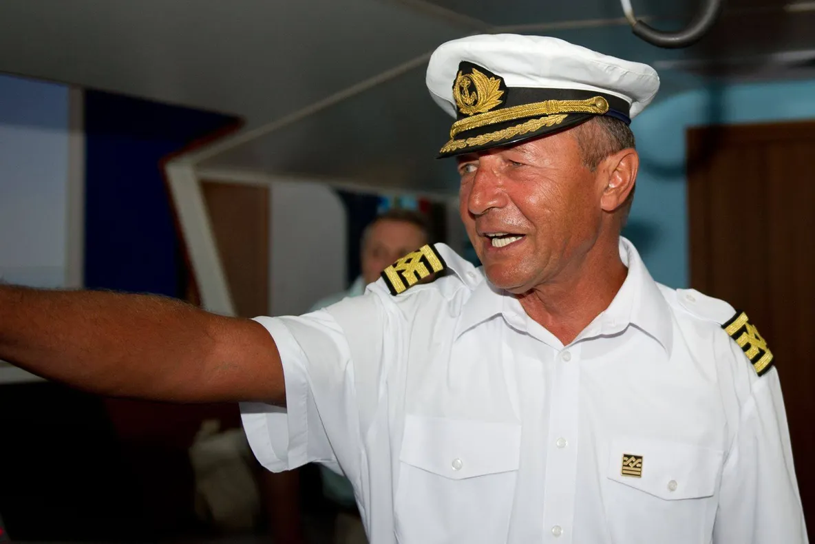 Băsescu: „România se află la mâna şi mintea unui psihopat incult, dar avid de putere”