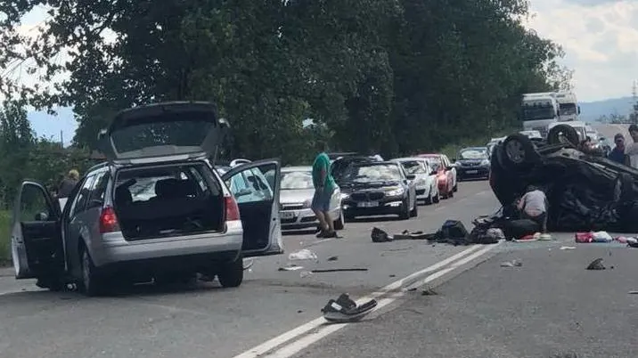 TRAGEDIE pe şoselele din România. O persoană a murit şi şase au fost rănite într-un accident rutier 